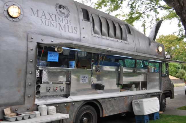 11_Seattle_-_Maximus_Minimus_food_truck_03.jpg